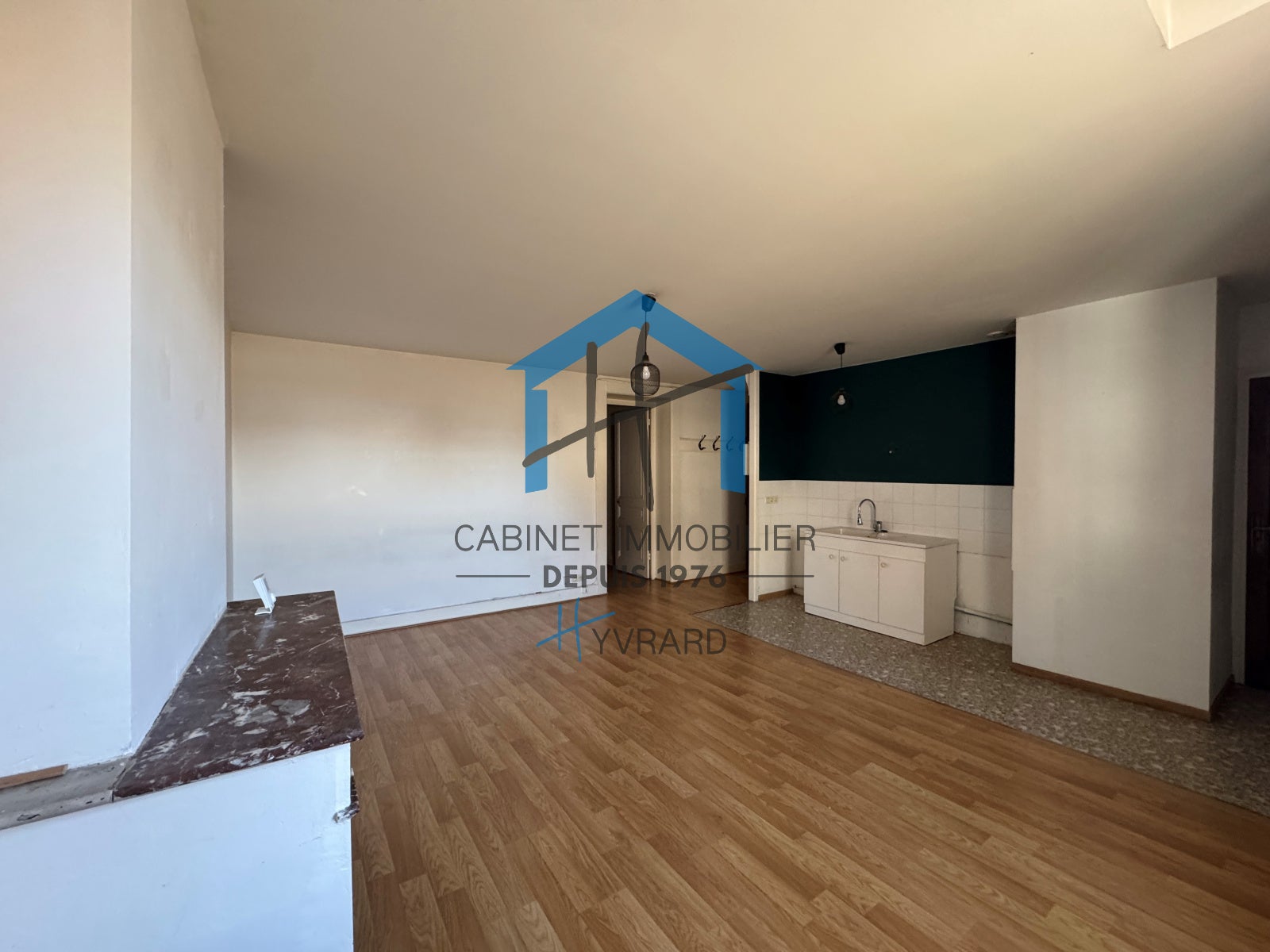 Flat Rue Clovis Hugues in Saint-Étienne