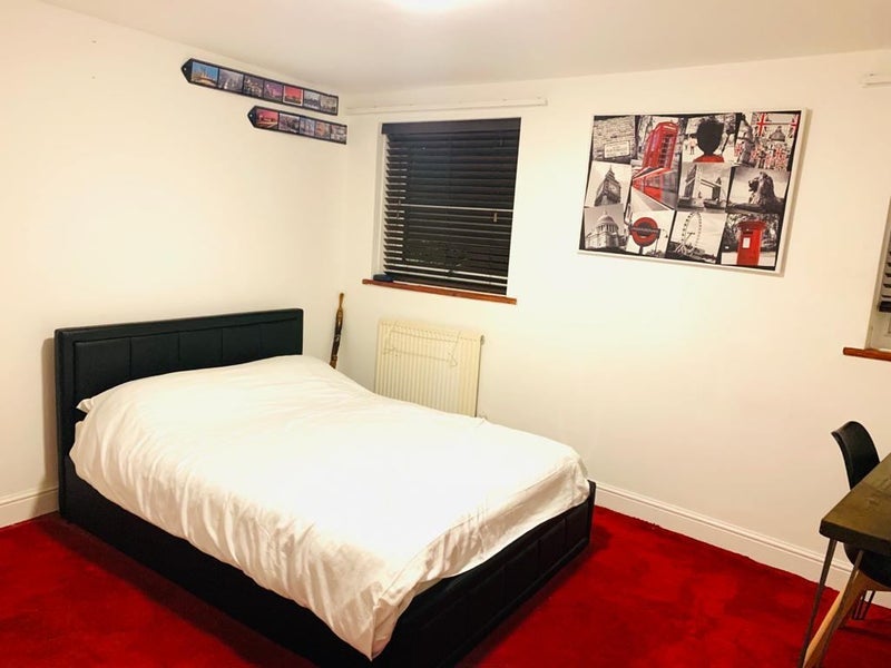Flat Goodall Road in Greater London