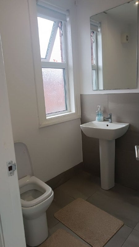 Room Back Stanmore Street in Leeds