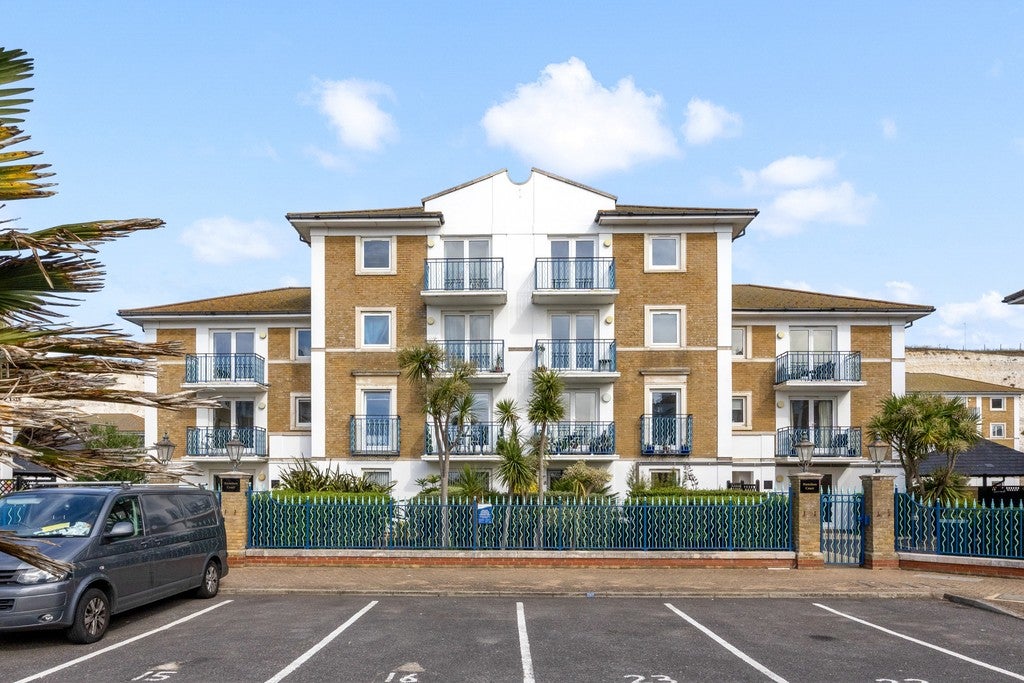 Flat The Strand in Roedean
