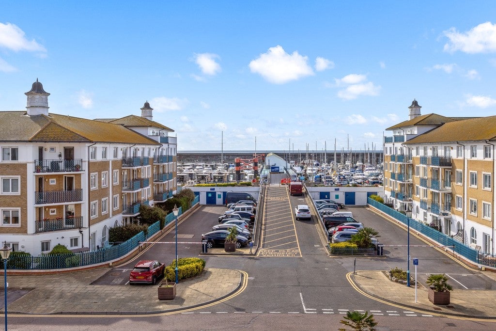 Flat The Strand in Roedean