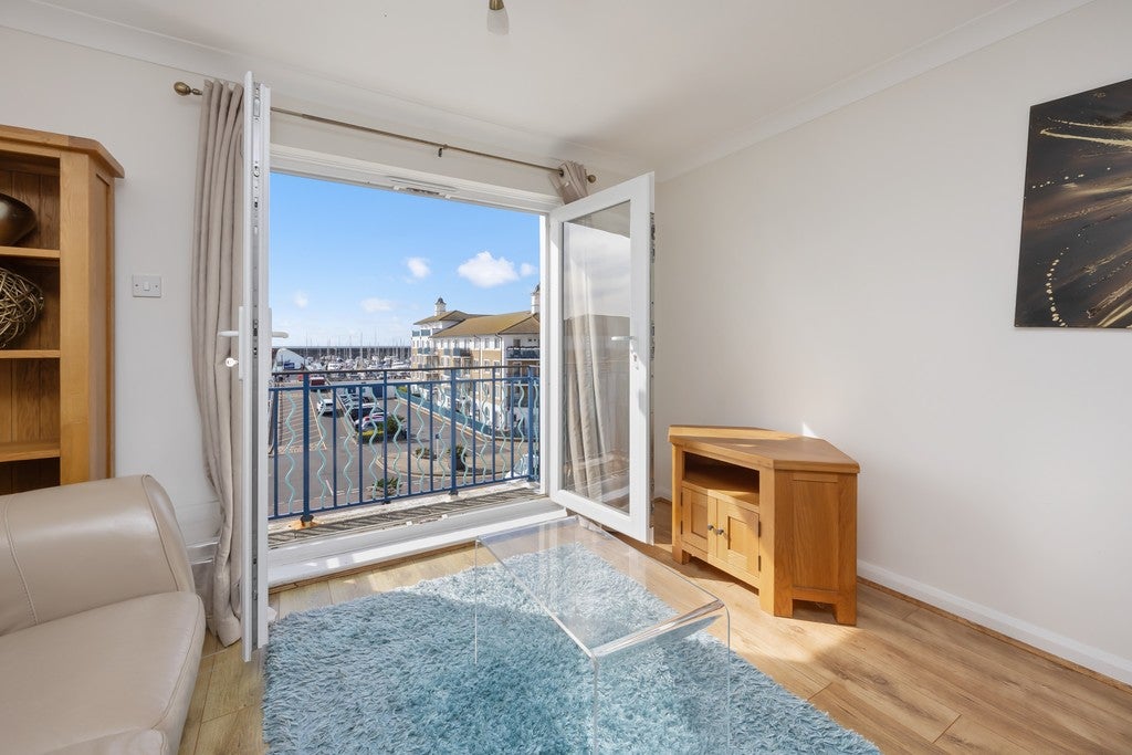 Flat The Strand in Roedean