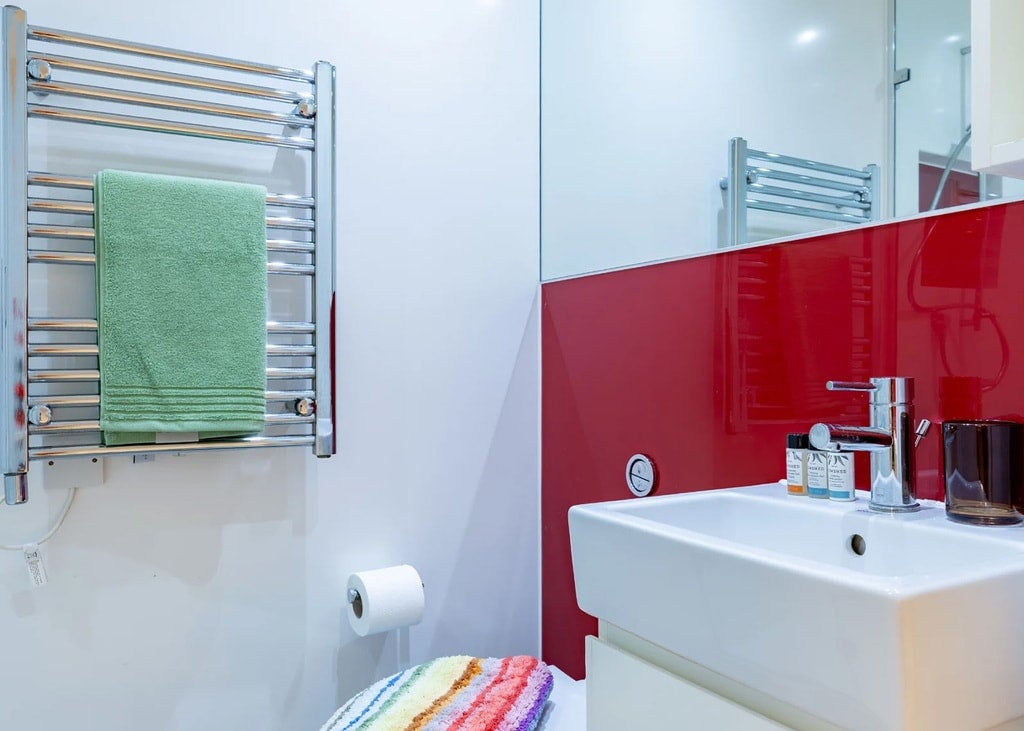 Room Spring Mews in Greater London