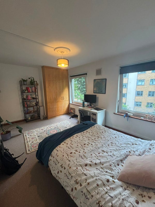 Flat Regent's Park Road in Greater London