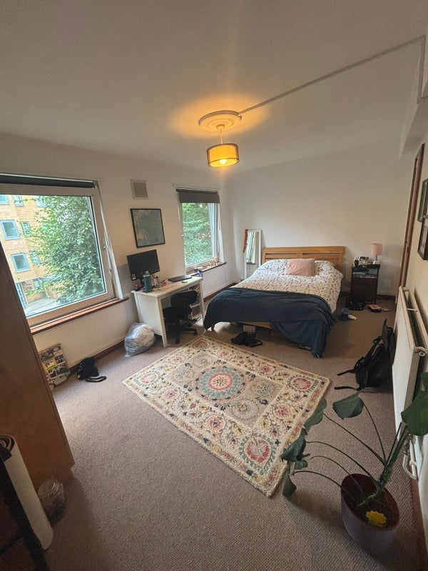 Flat Regent's Park Road in Greater London