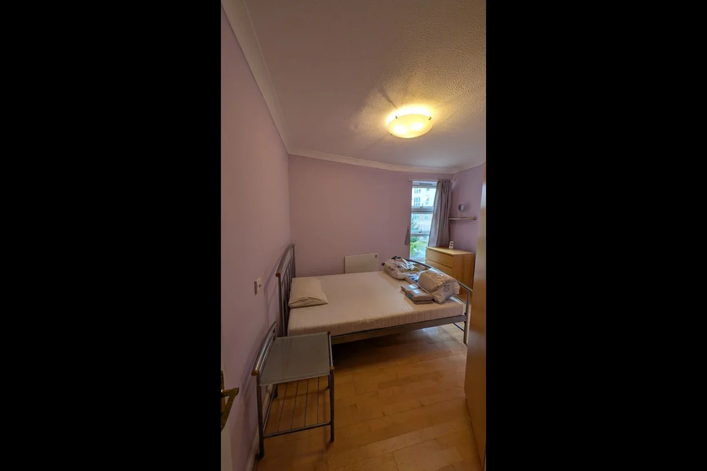 Flat Wolfe Crescent in Greater London
