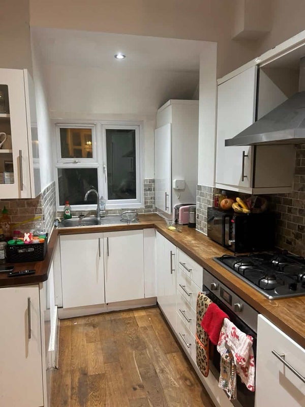 Room Southcroft Road in Greater London
