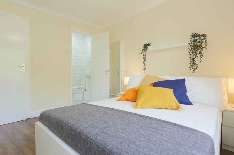 Room Milligan Street in Greater London