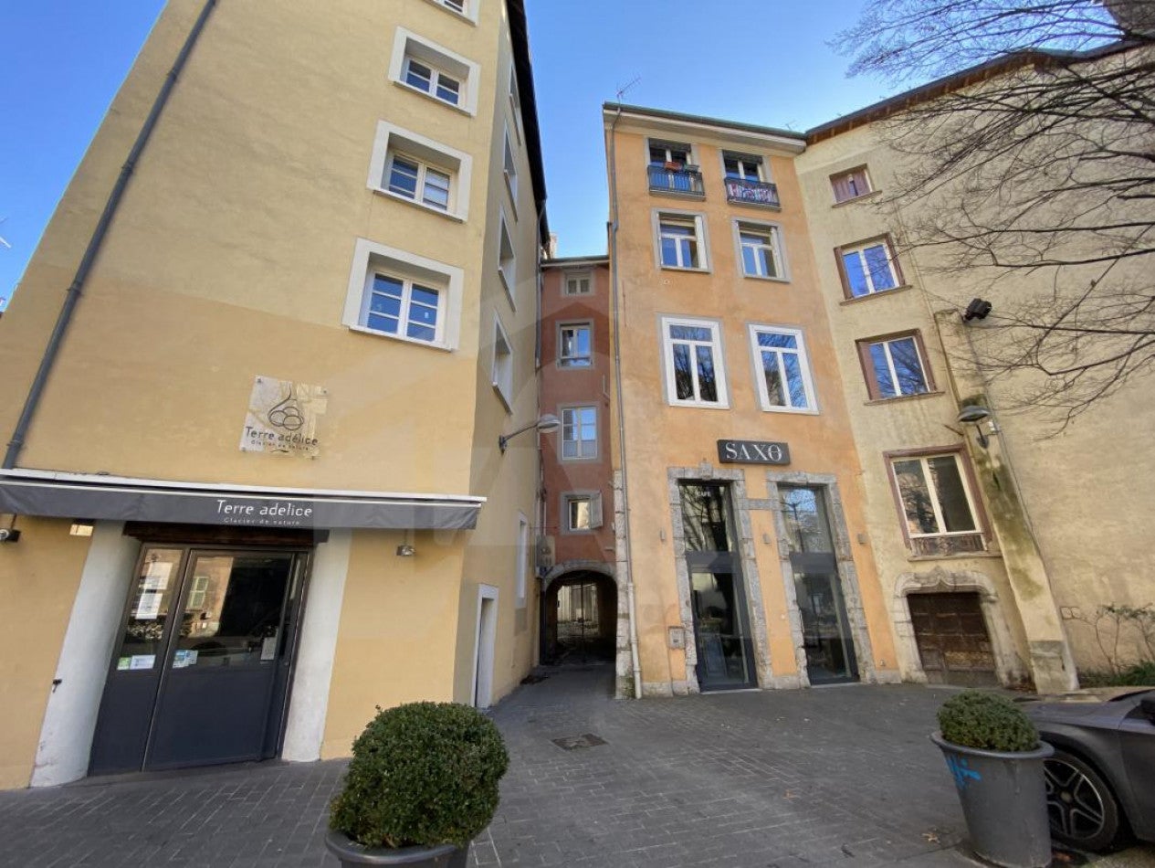 Flat Place d'Agier in Grenoble