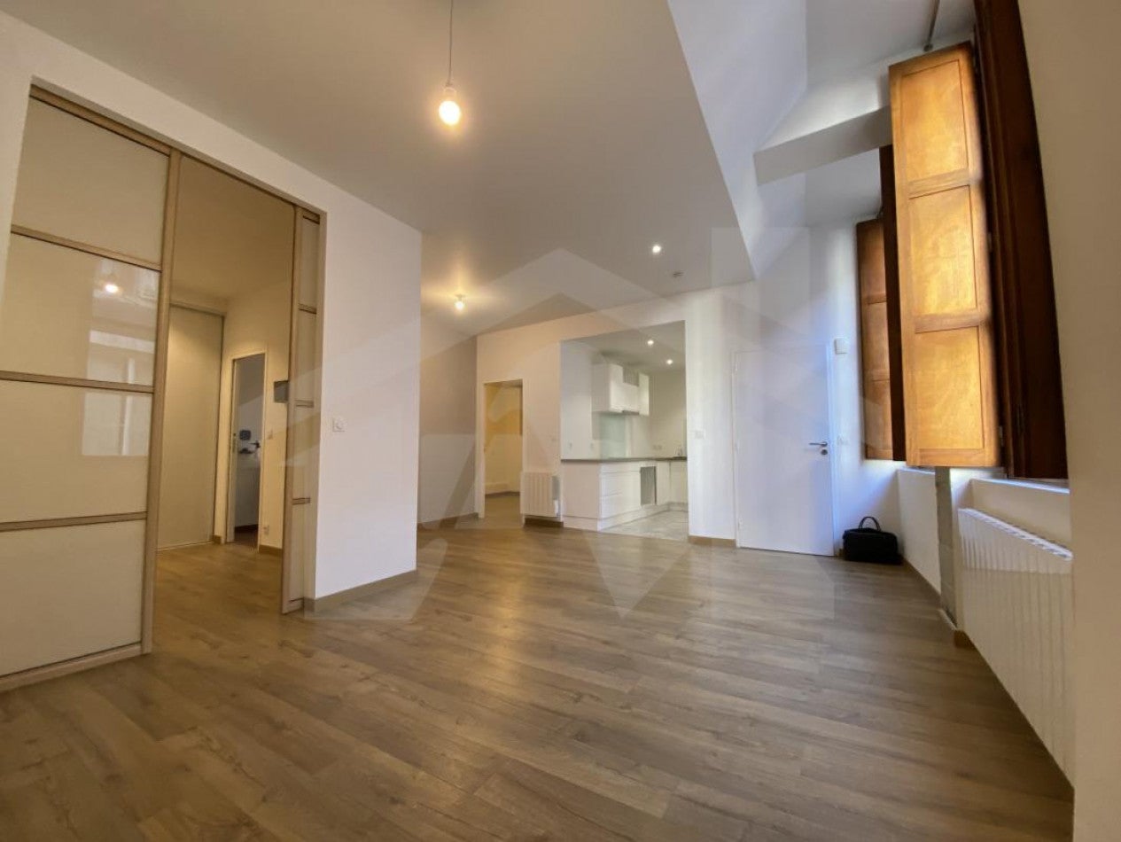 Flat Place d'Agier in Grenoble