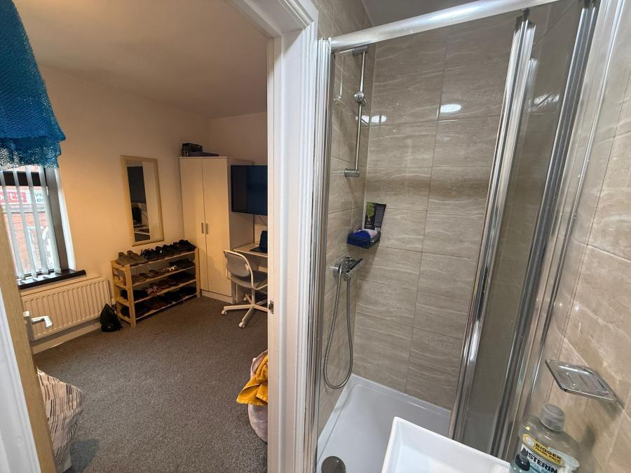 Room Wild Street in Derby