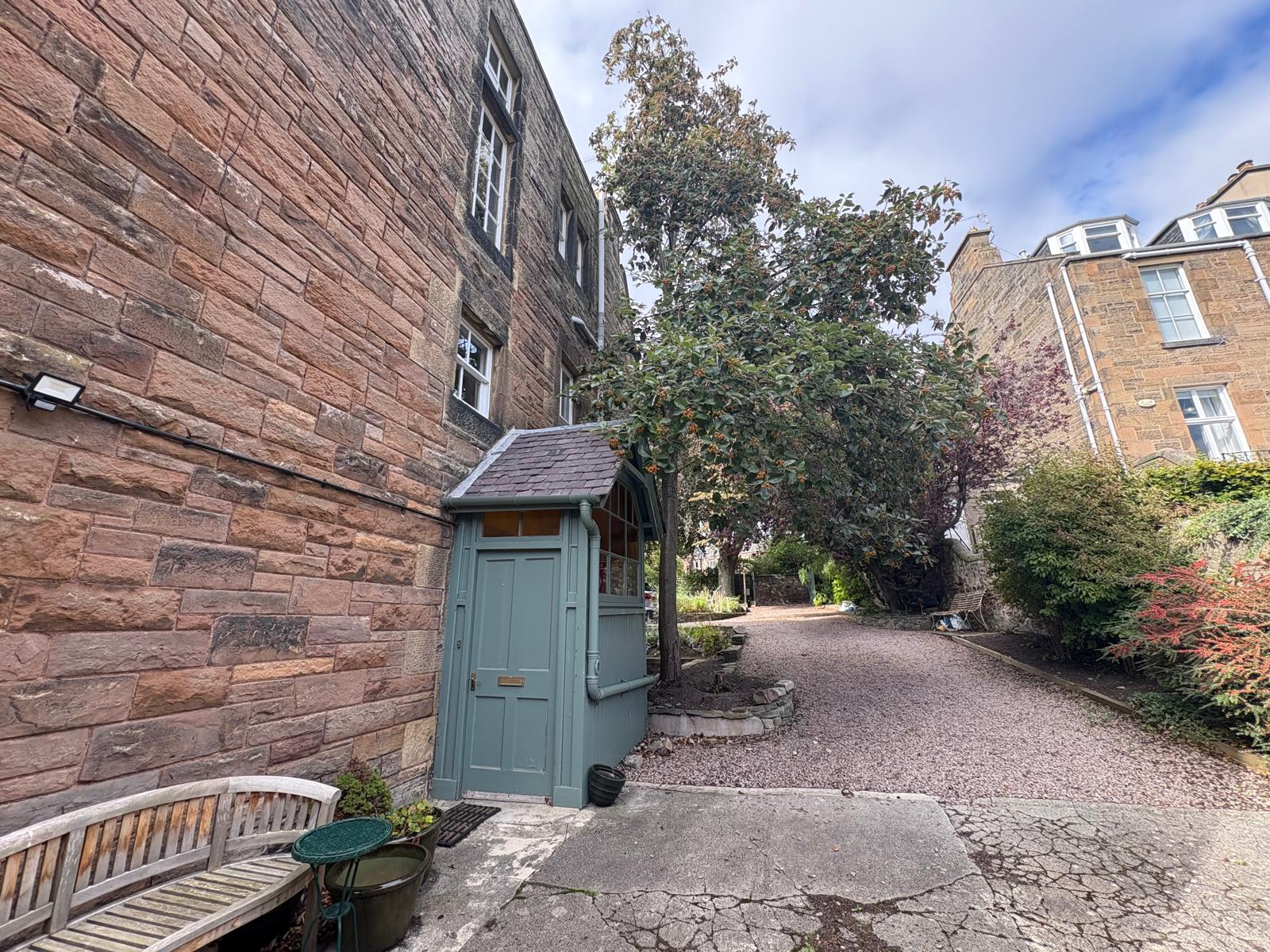 Flat Albert Terrace in City of Edinburgh