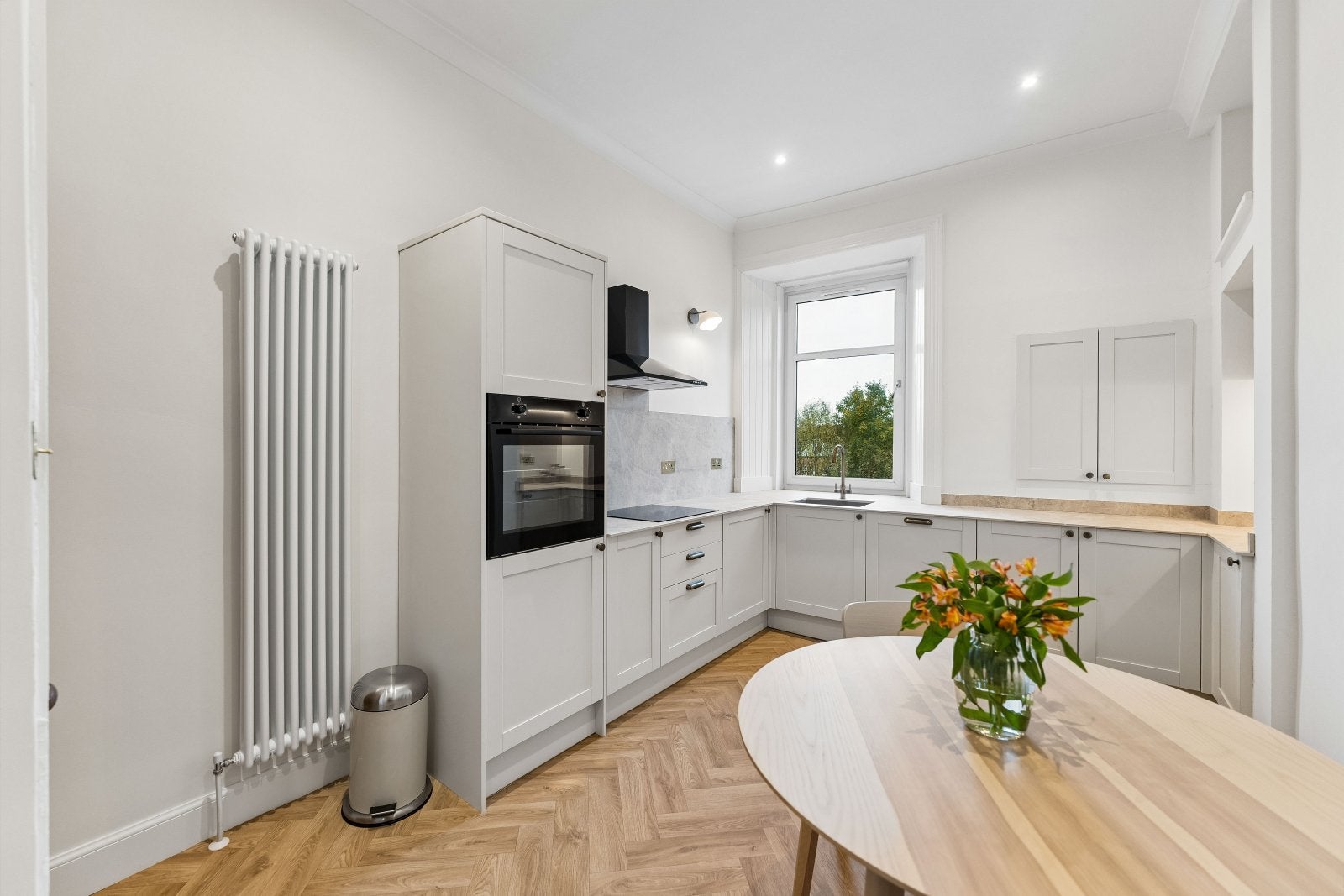 Flat Novar Drive in Glasgow