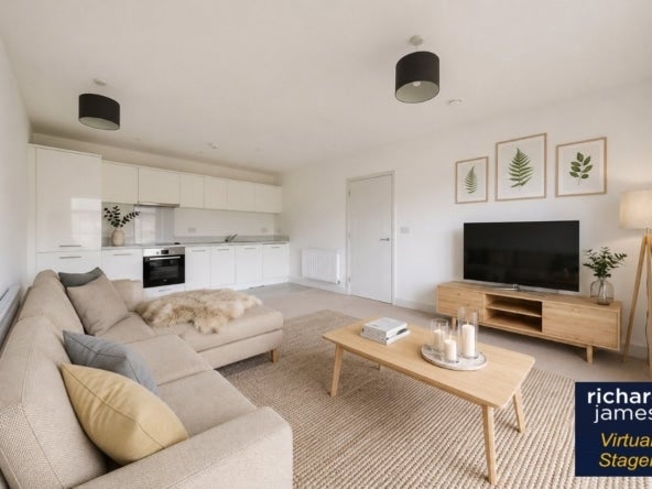 Flat Rodbourne Road in Swindon