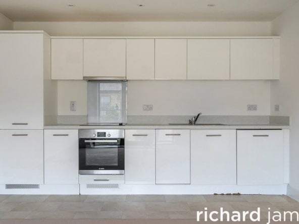 Flat Rodbourne Road in Swindon