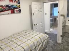 Room Darian Avenue in Manchester