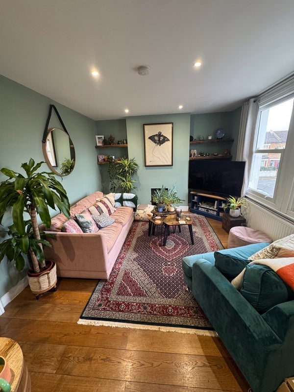 Room Chale Road in Greater London