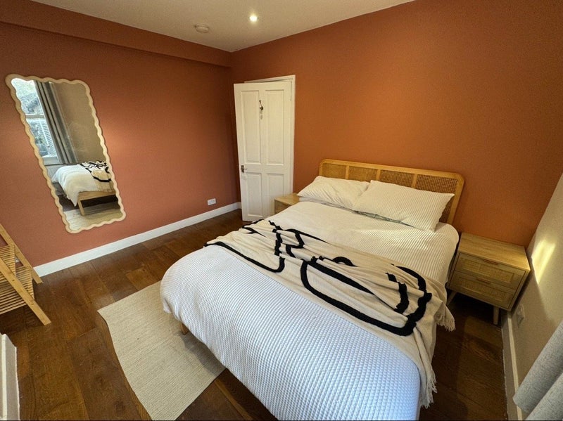 Room Chale Road in Greater London