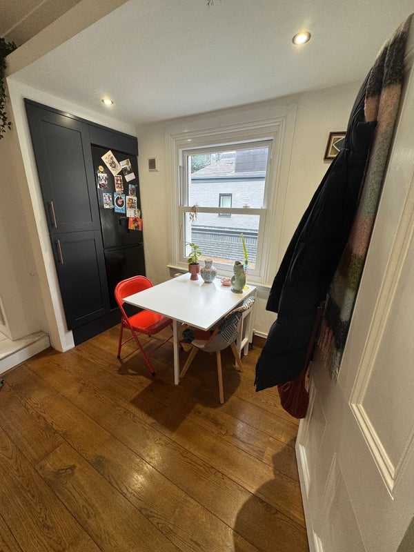 Room Chale Road in Greater London