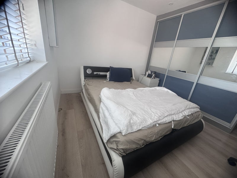 Room Randall Close in Slough