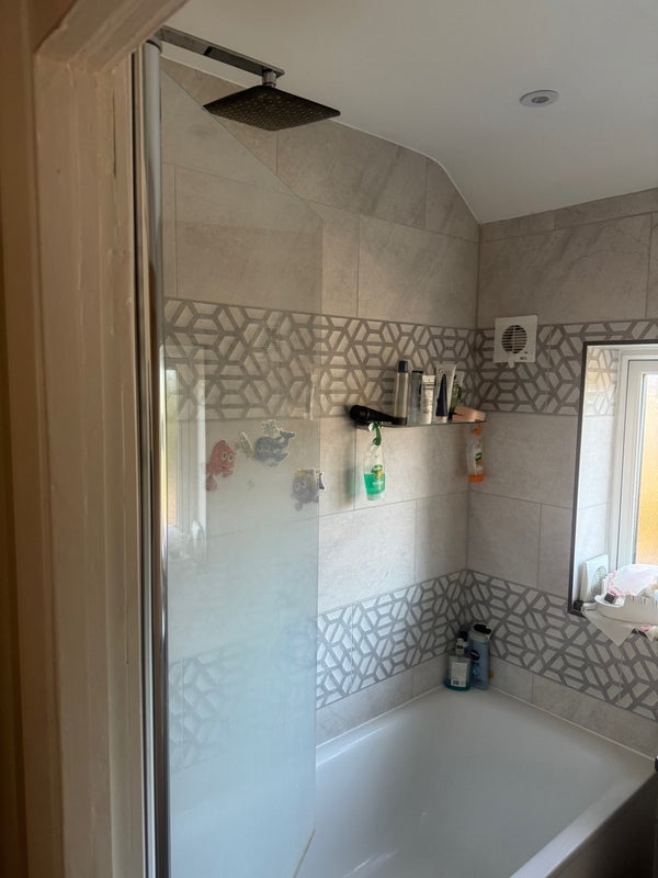 Room Randall Close in Slough