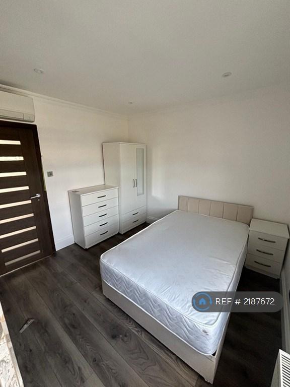 Room Lambert's Place in Greater London