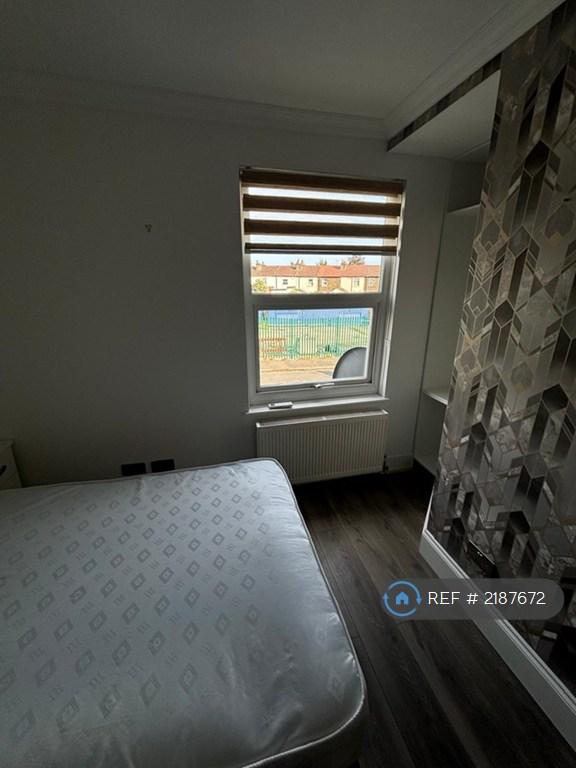 Room Lambert's Place in Greater London