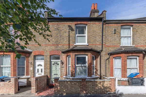 House Crown Road in London