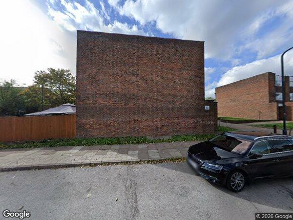House Henderson Close in Greater London