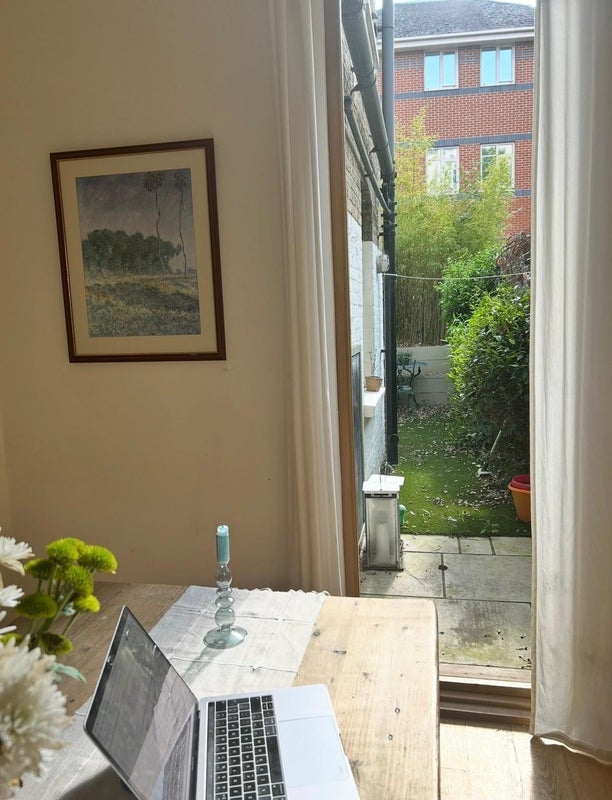Room Sudlow Road in Greater London