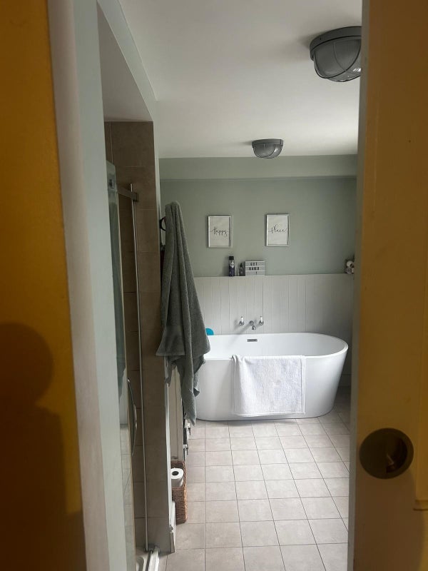 Room Sudlow Road in Greater London