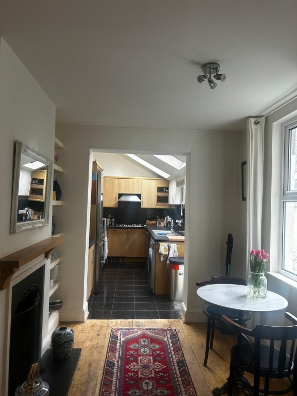 Room Sudlow Road in Greater London