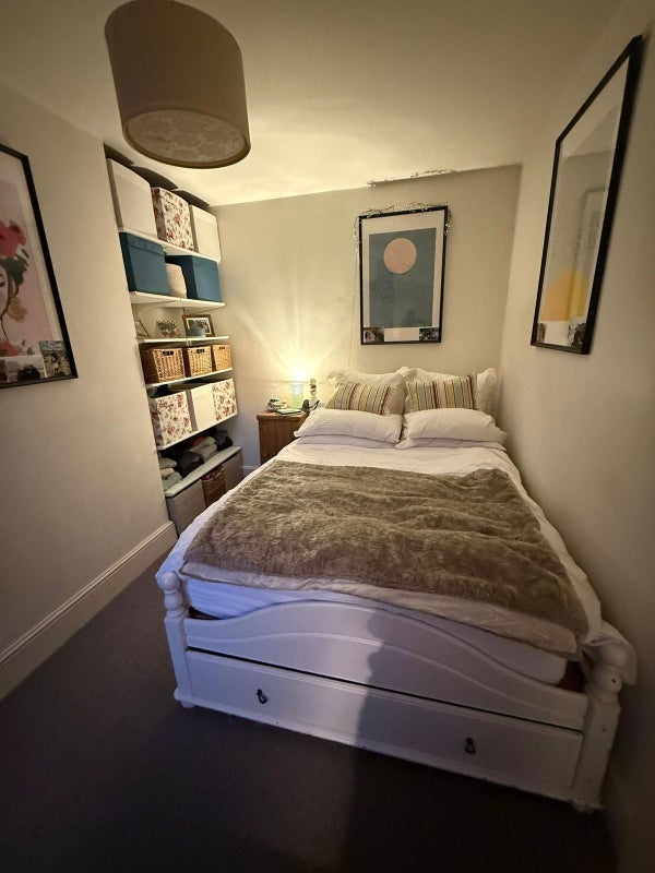 Room Sudlow Road in Greater London