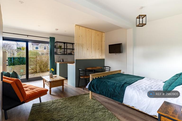 Flat Midford Road in Bath