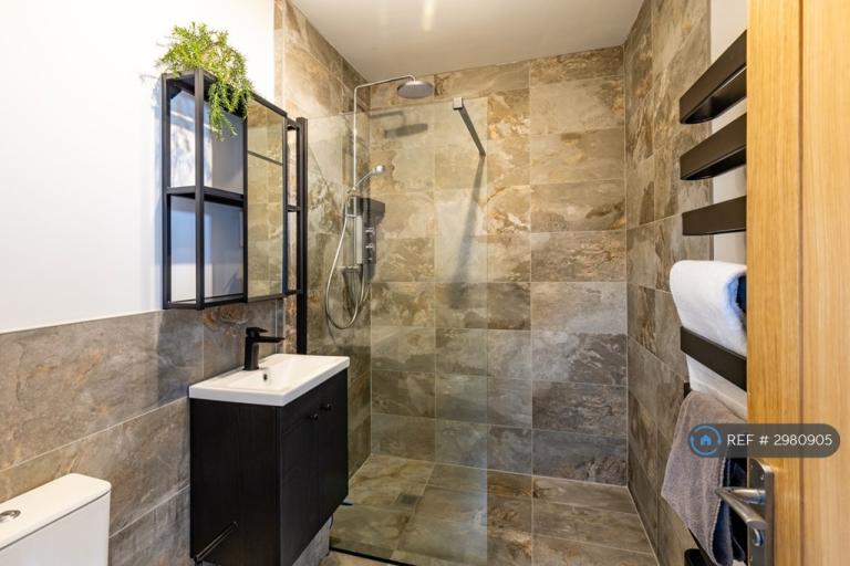 Flat Midford Road in Bath