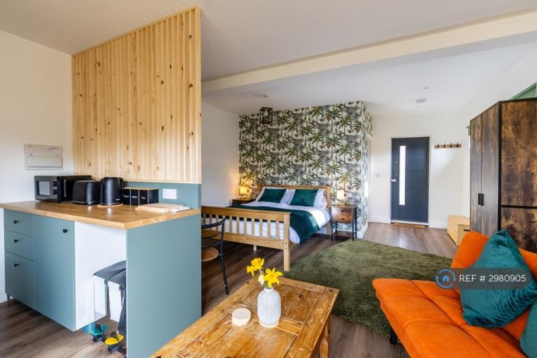 Flat Midford Road in Bath