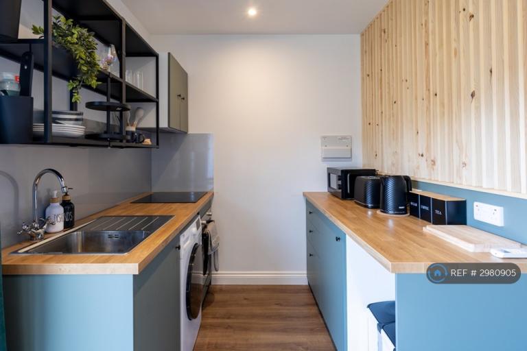 Flat Midford Road in Bath