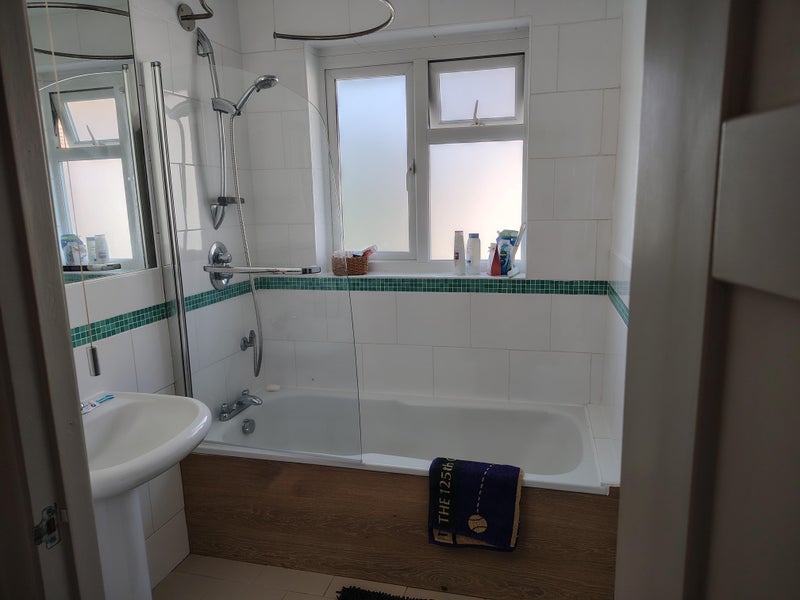 Room Burntwood Close in Greater London