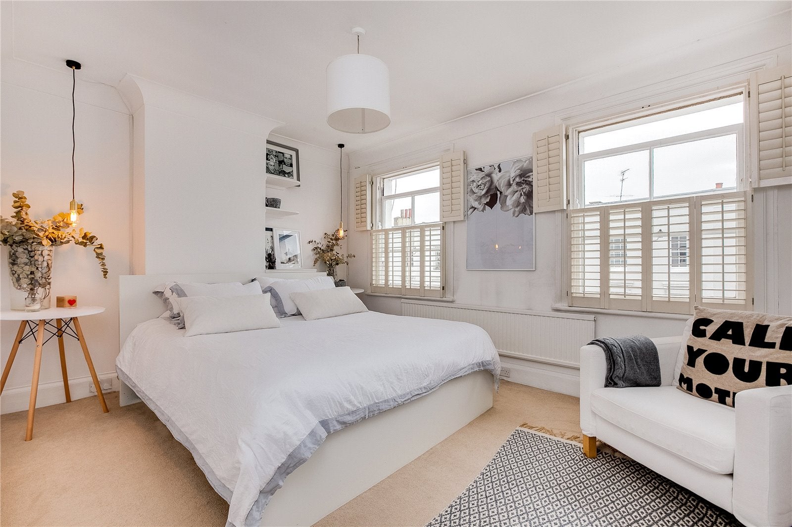 Flat Queensdale Road in Greater London