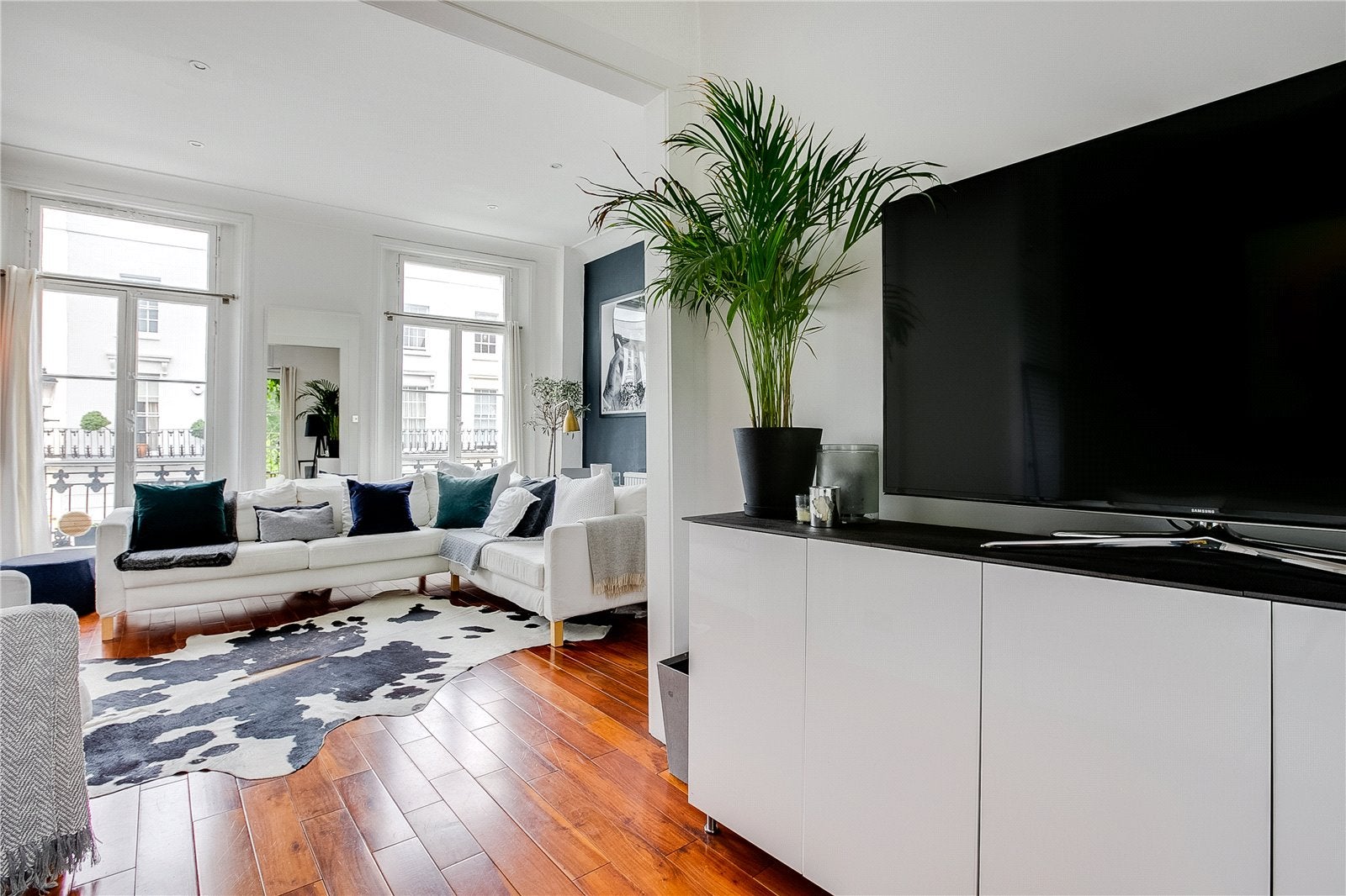 Flat Queensdale Road in Greater London