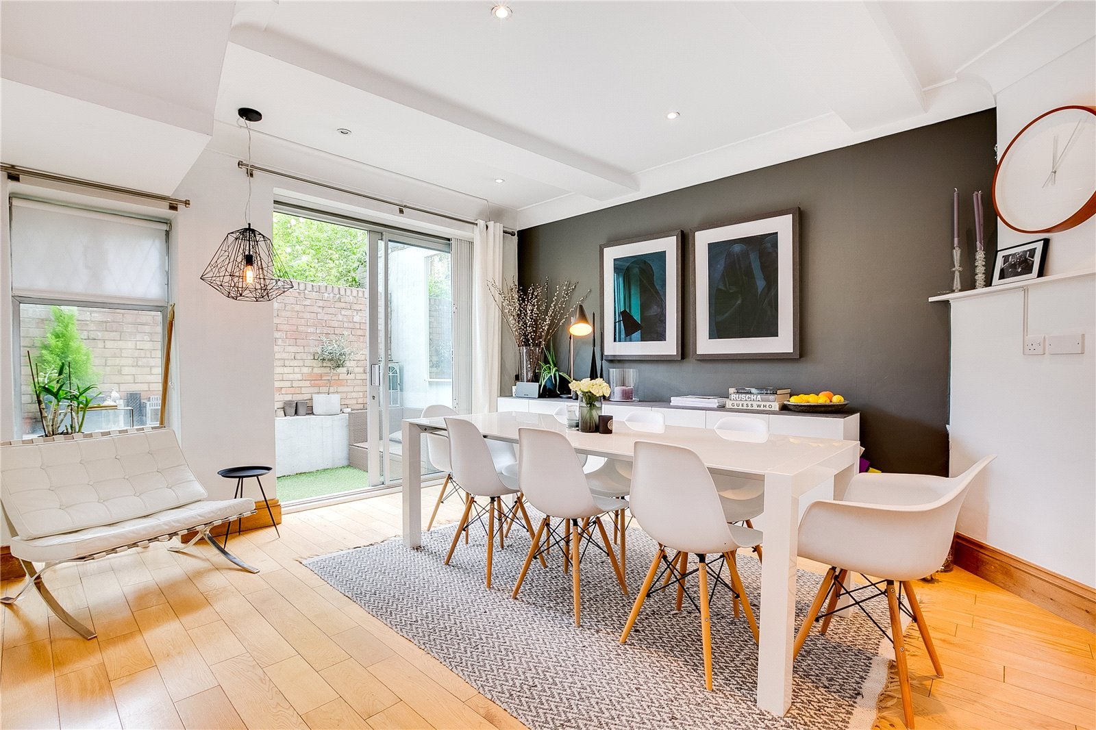 Flat Queensdale Road in Greater London
