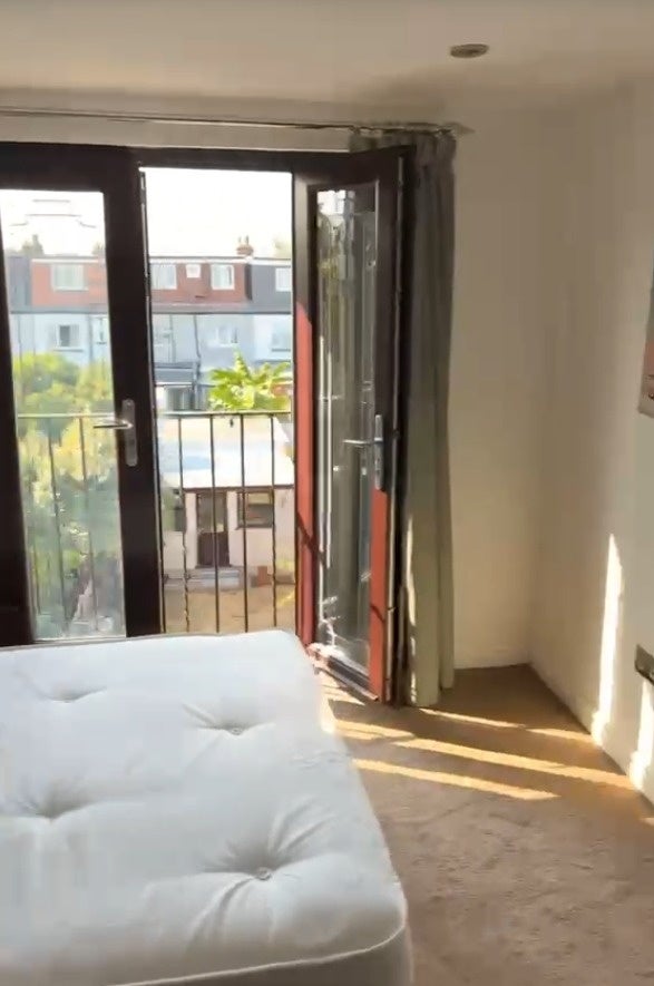 Room Colombo Road in Greater London