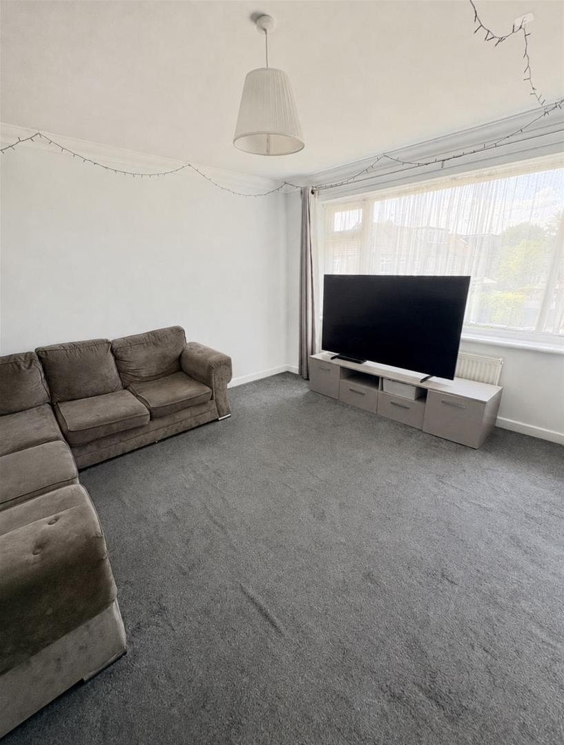 Flat Woodside Close in Greater London
