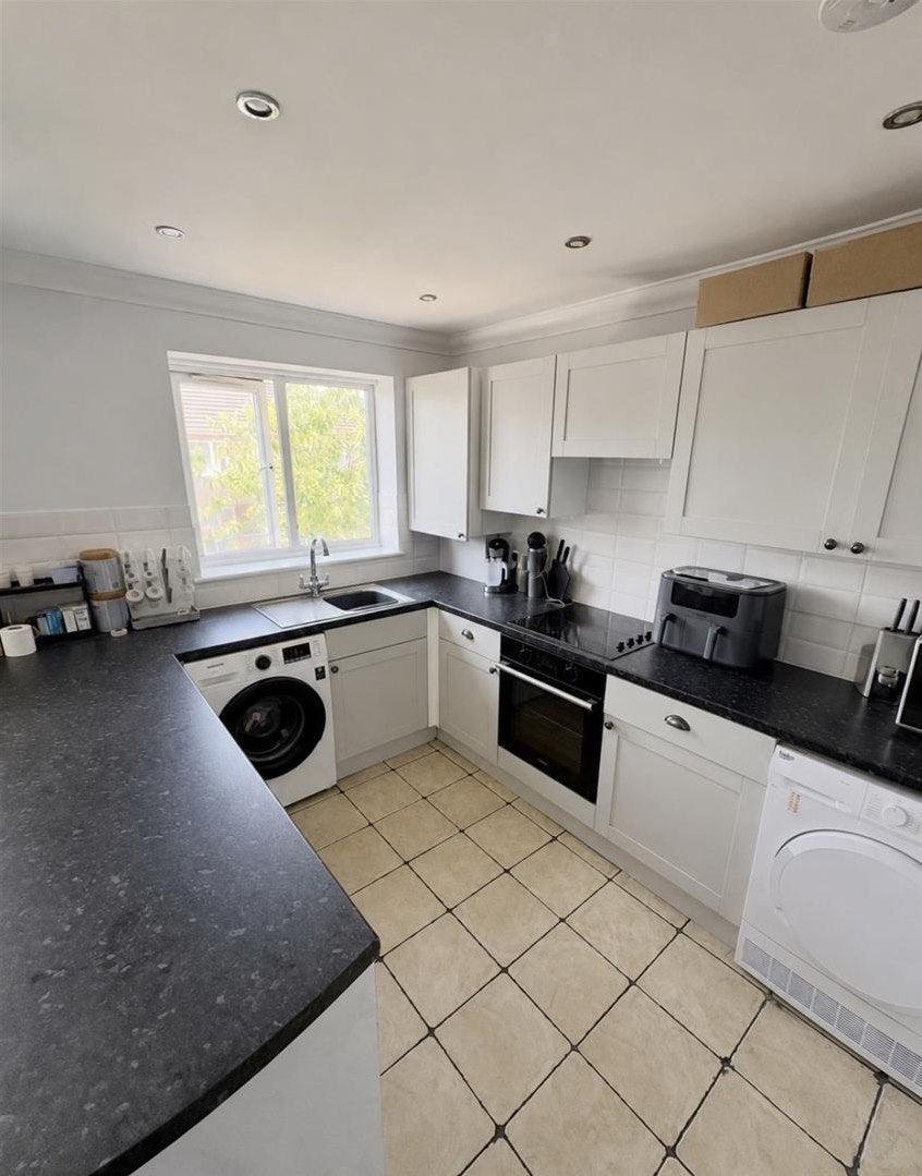 Flat Woodside Close in Greater London
