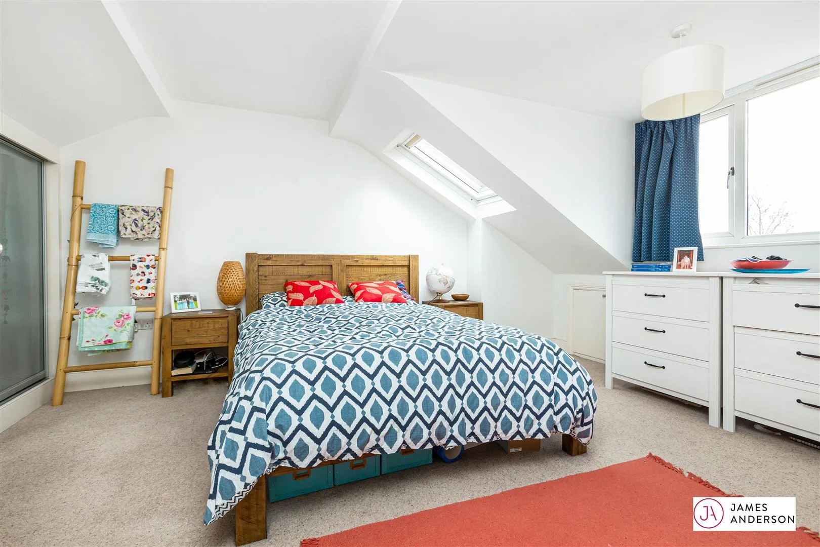 Flat Upper Richmond Road West in Greater London