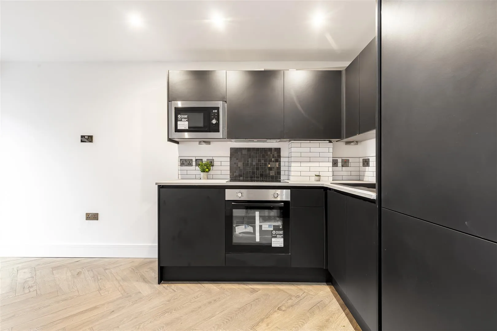 Flat Upper Richmond Road West in Greater London