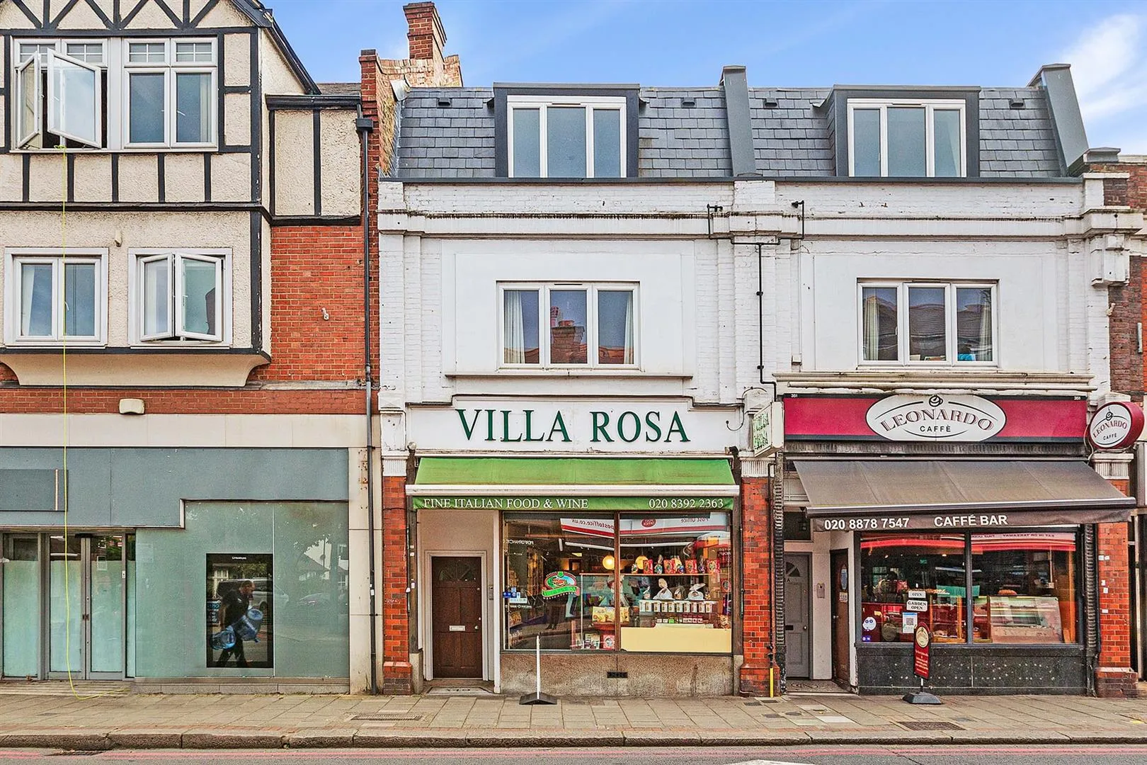 Flat Upper Richmond Road West in Greater London