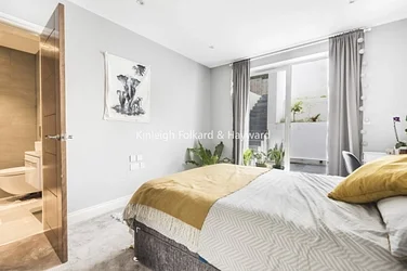 Flat Thurlow Park Road in Greater London