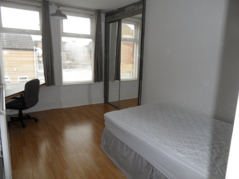 Room Ratcliffe Road in Charnwood