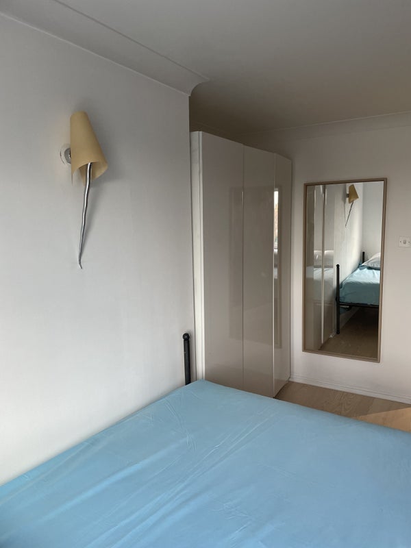 Room William Morris Way in Greater London